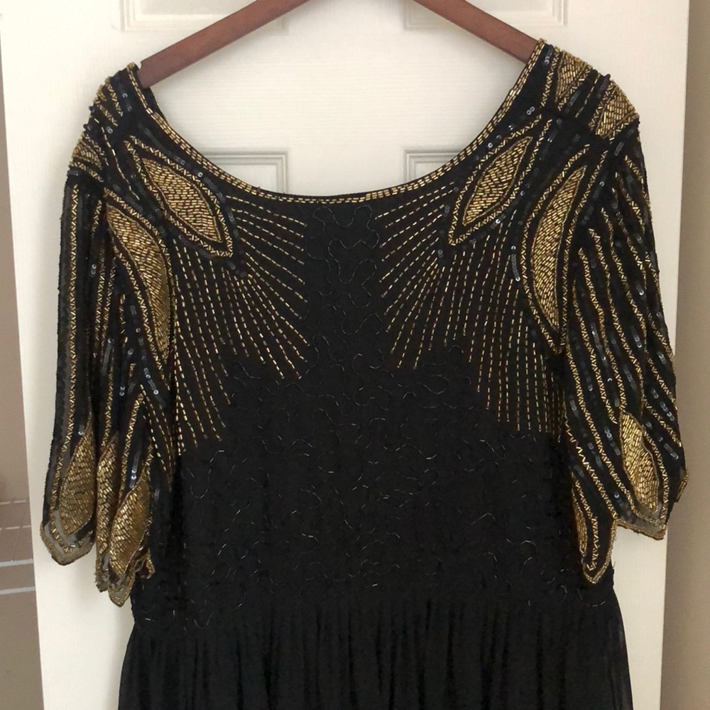 Virgo’s lounge curve gown